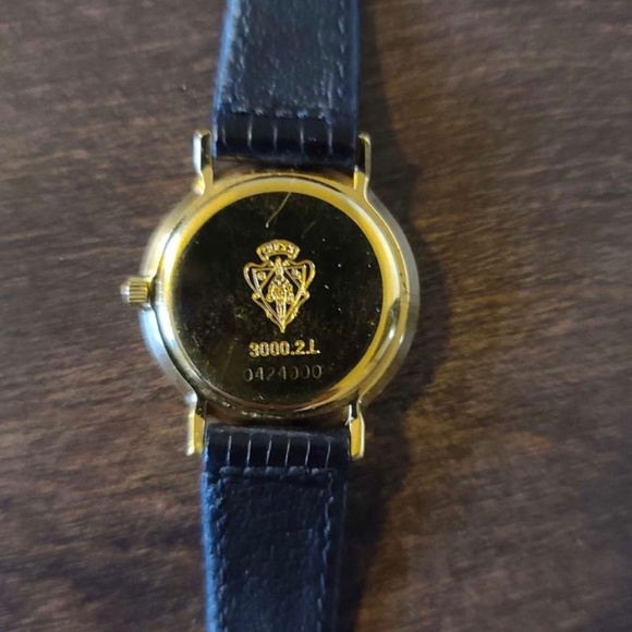Gucci watch - Picture 1 of 8
